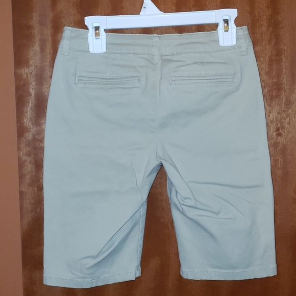 🆕️w/o tags GAPKIDS KHAKIS SHORTS - Picture 3 of 5